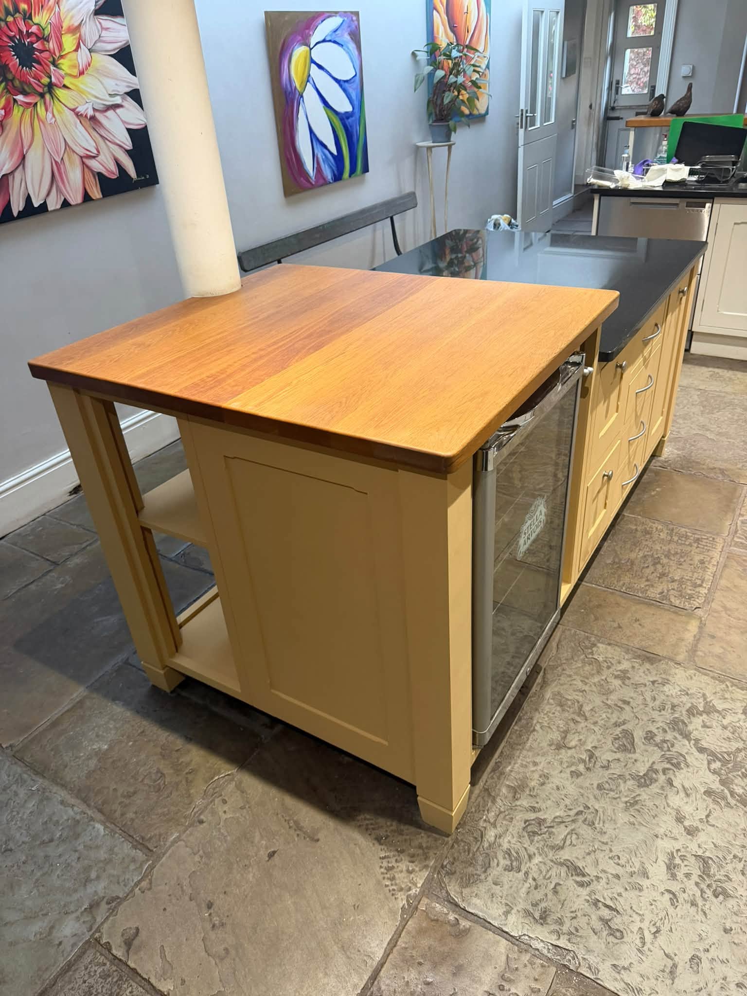 Kitchen island in a refined interior